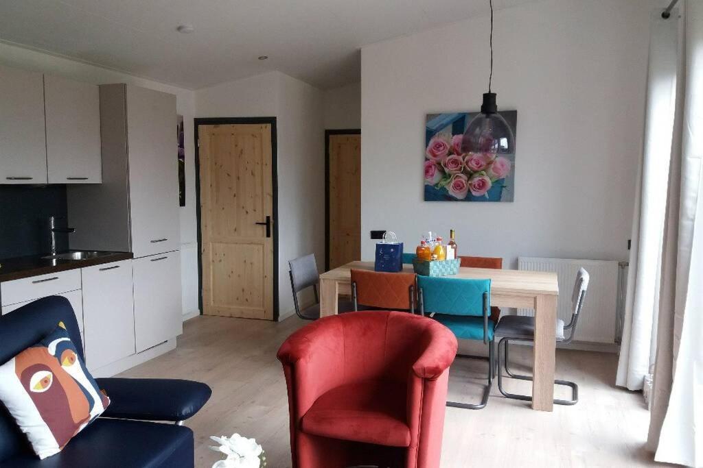 luxe Vakantie bungalow met 3 slaapkamers Dronrijp Bagian luar foto